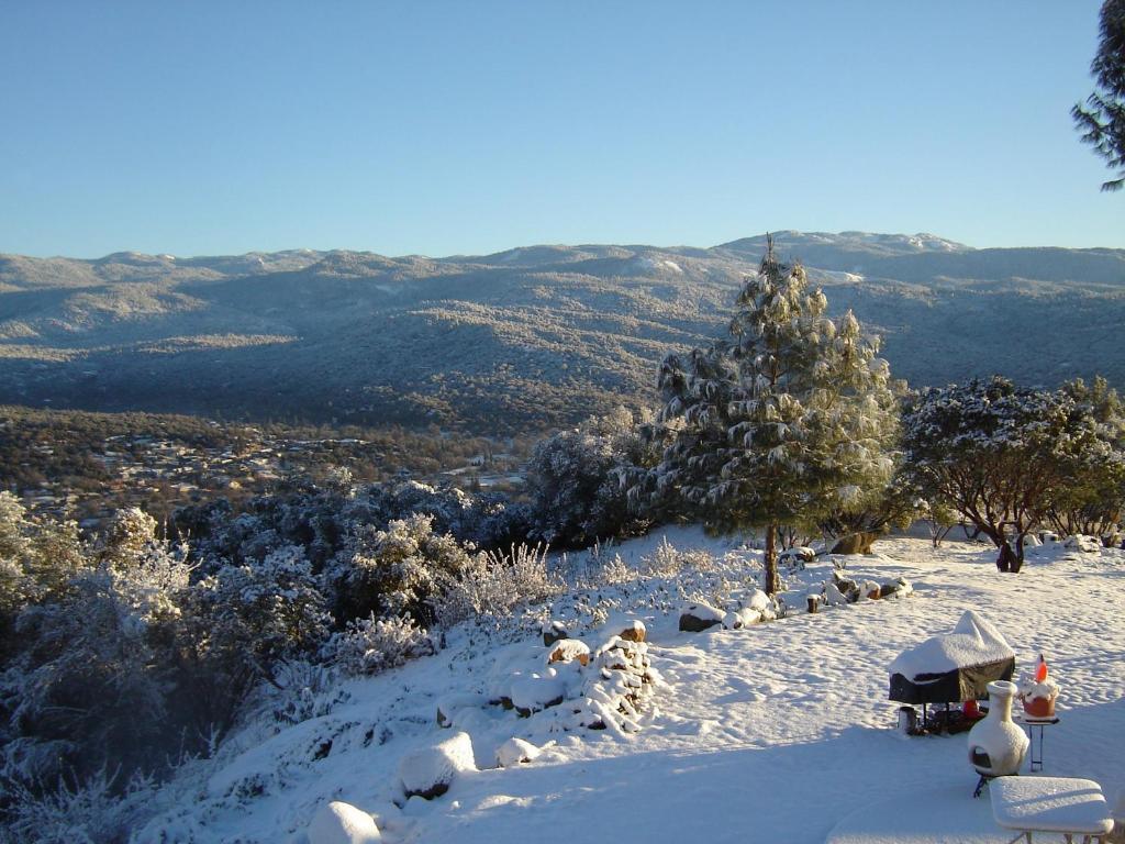 Yosemite Sierra View Bed & Breakfast Oakhurst Bagian luar foto