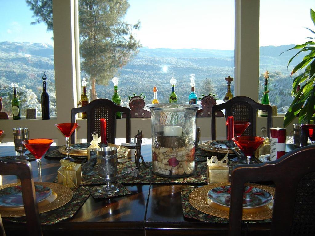 Yosemite Sierra View Bed & Breakfast Oakhurst Bagian luar foto