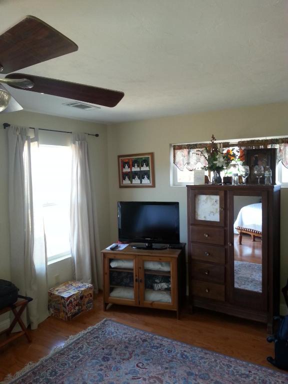 Yosemite Sierra View Bed & Breakfast Oakhurst Ruang foto