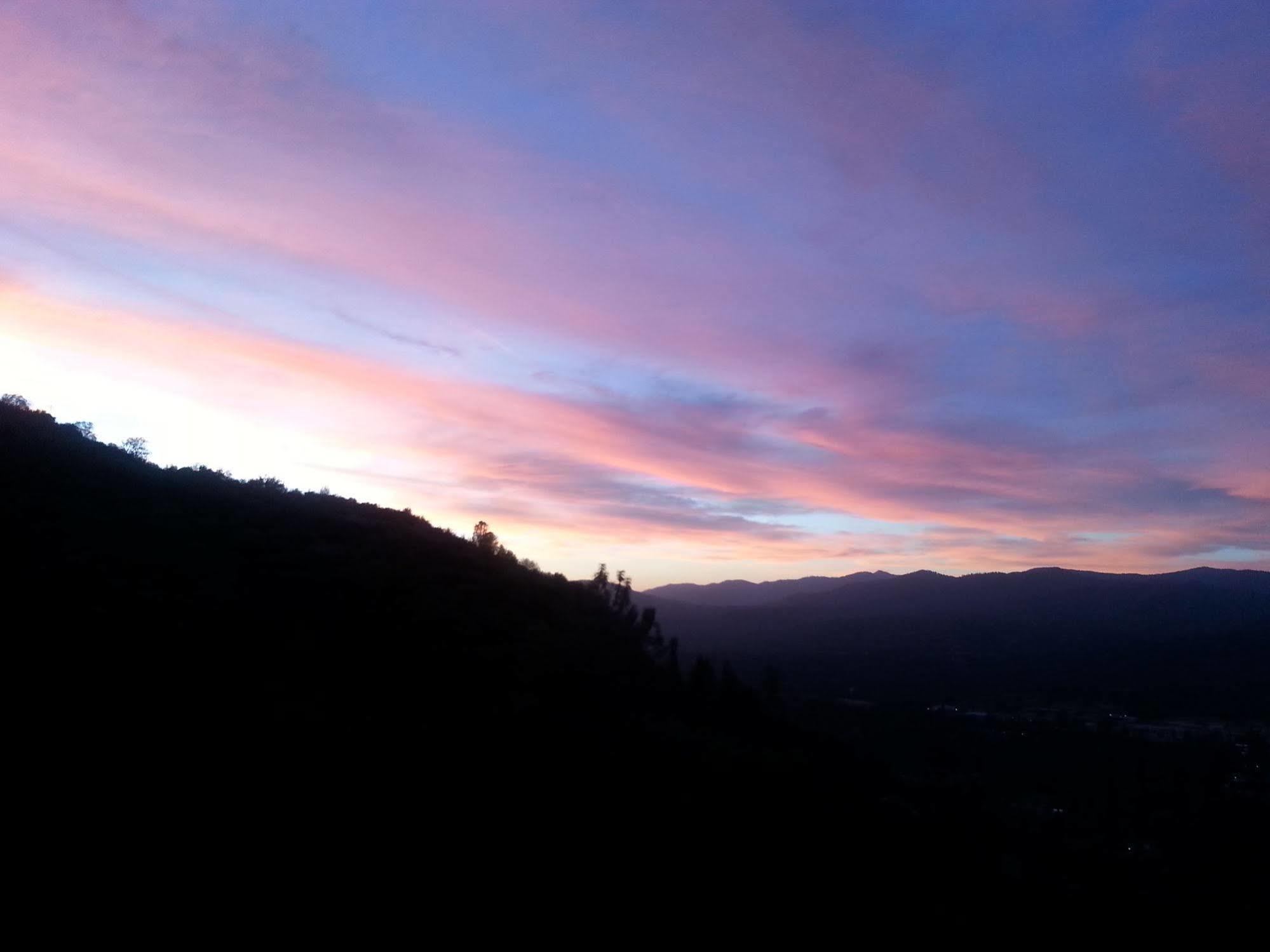 Yosemite Sierra View Bed & Breakfast Oakhurst Bagian luar foto
