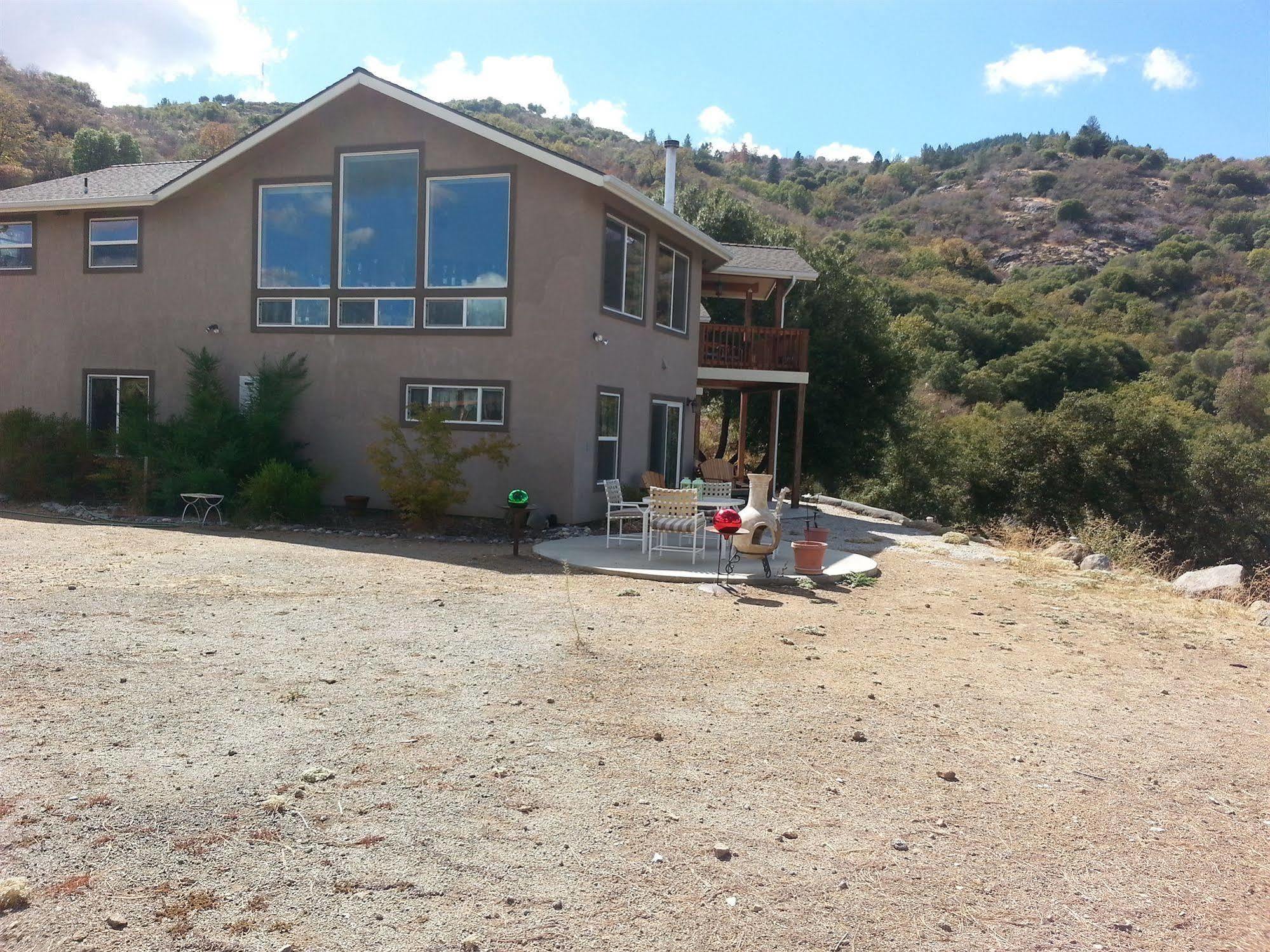 Yosemite Sierra View Bed & Breakfast Oakhurst Bagian luar foto
