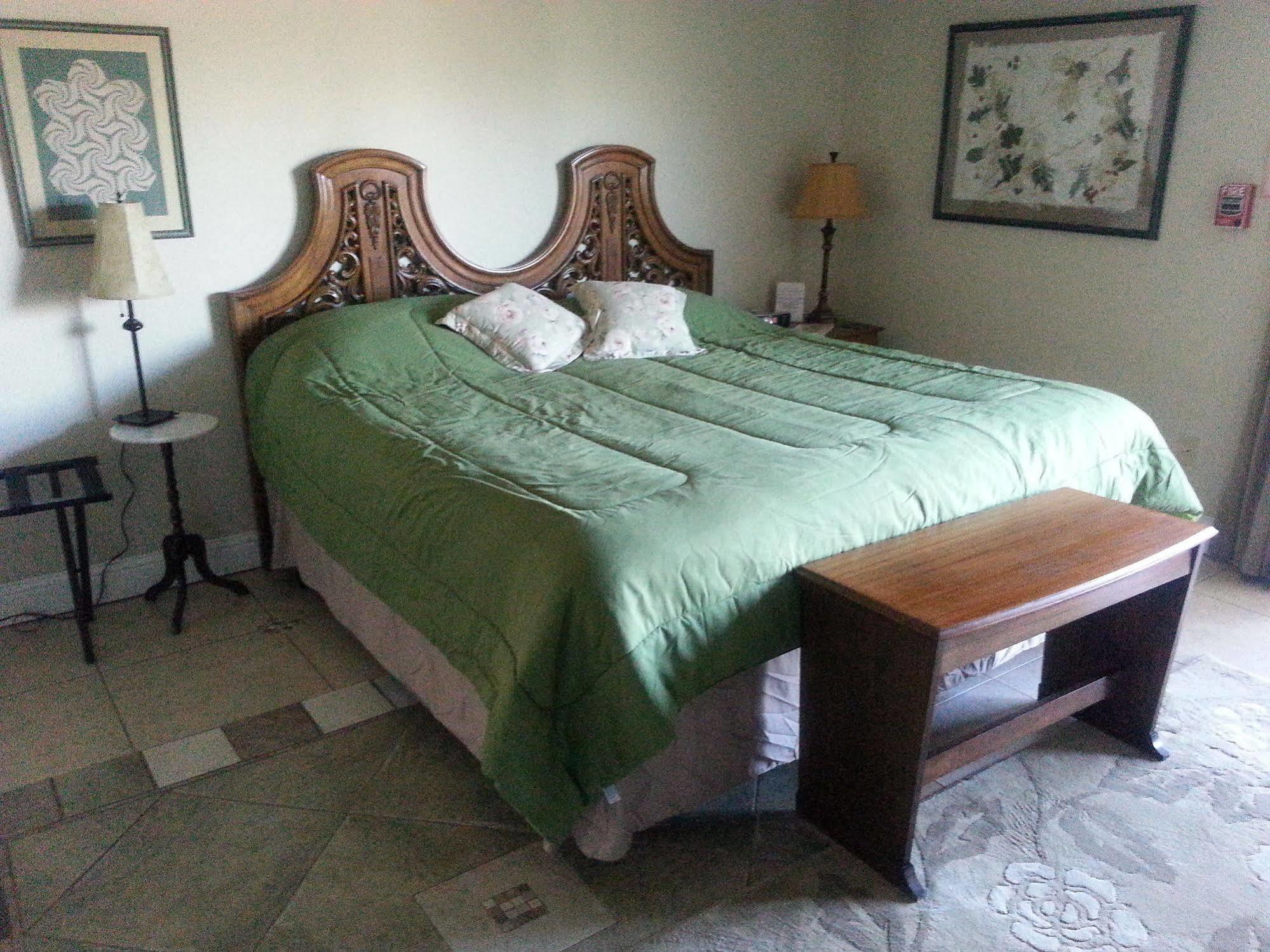 Yosemite Sierra View Bed & Breakfast Oakhurst Bagian luar foto