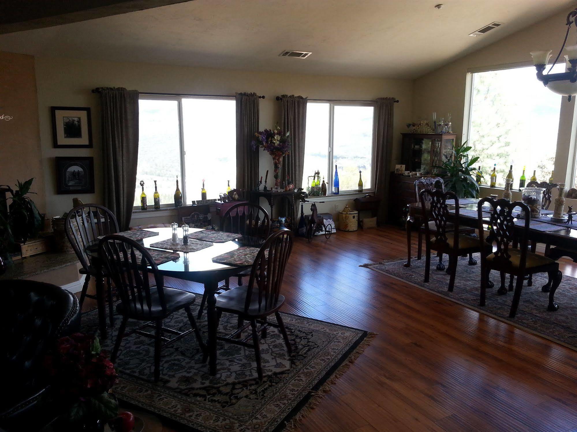 Yosemite Sierra View Bed & Breakfast Oakhurst Bagian luar foto