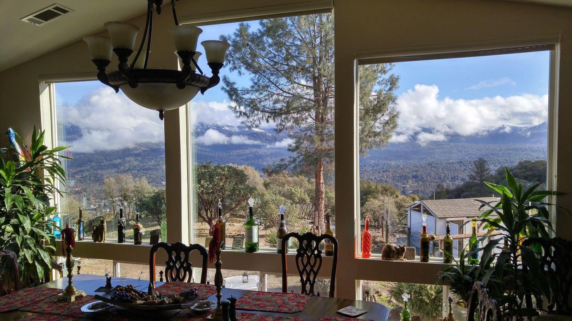 Yosemite Sierra View Bed & Breakfast Oakhurst Bagian luar foto